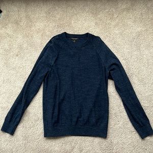 Men’s Medium Cotton Long Sleeve Shirt!